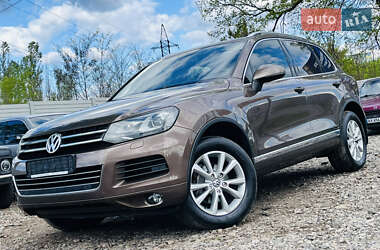 Внедорожник / Кроссовер Volkswagen Touareg 2012 в Харькове
