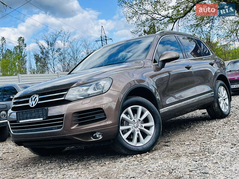 Внедорожник / Кроссовер Volkswagen Touareg 2012 в 