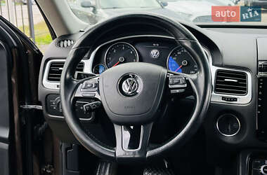 Внедорожник / Кроссовер Volkswagen Touareg 2012 в 