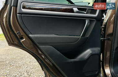 Внедорожник / Кроссовер Volkswagen Touareg 2012 в 