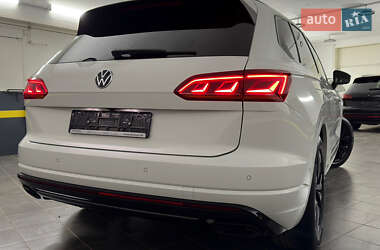 Внедорожник / Кроссовер Volkswagen Touareg 2022 в 