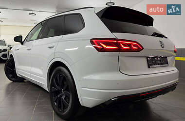 Внедорожник / Кроссовер Volkswagen Touareg 2022 в 