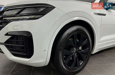 Внедорожник / Кроссовер Volkswagen Touareg 2022 в 