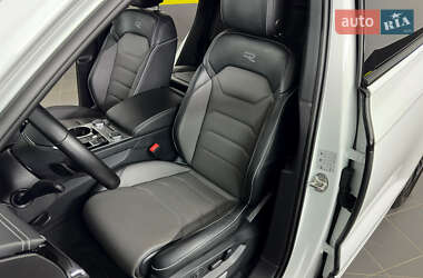 Внедорожник / Кроссовер Volkswagen Touareg 2022 в 