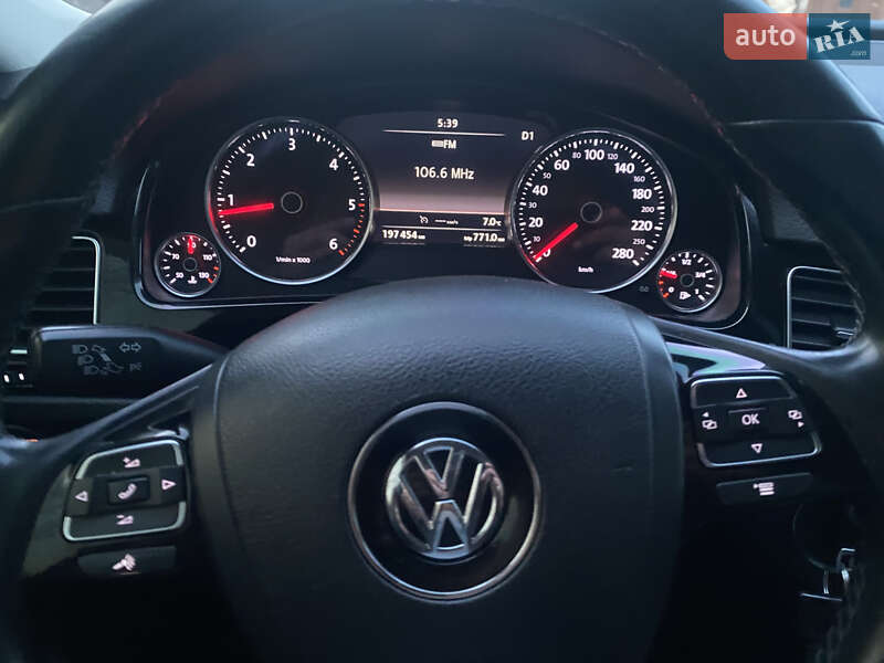 Внедорожник / Кроссовер Volkswagen Touareg 2016 в Ивано-Франковске