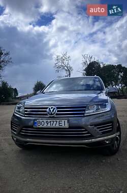 Позашляховик / Кросовер Volkswagen Touareg 2014 в 