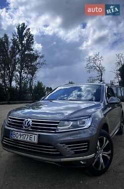 Позашляховик / Кросовер Volkswagen Touareg 2014 в 