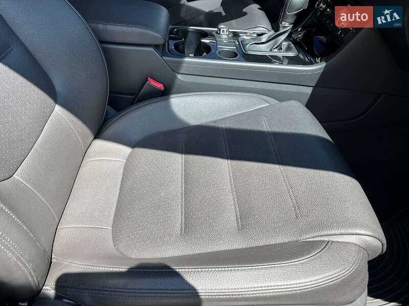 Позашляховик / Кросовер Volkswagen Touareg 2013 в Києві