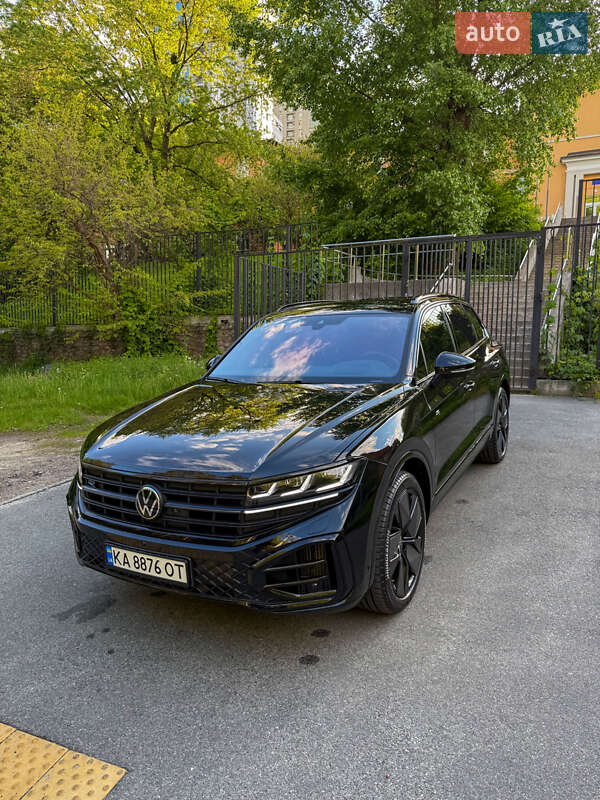 Позашляховик / Кросовер Volkswagen Touareg 2024 в 