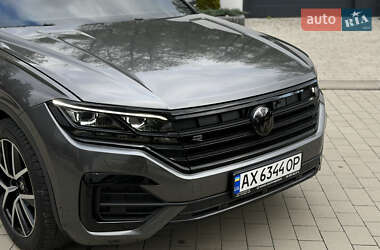 Позашляховик / Кросовер Volkswagen Touareg 2021 в 