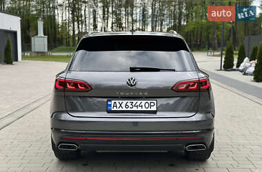 Позашляховик / Кросовер Volkswagen Touareg 2021 в 