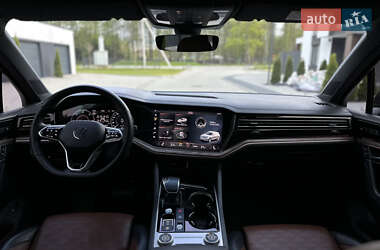 Позашляховик / Кросовер Volkswagen Touareg 2021 в 
