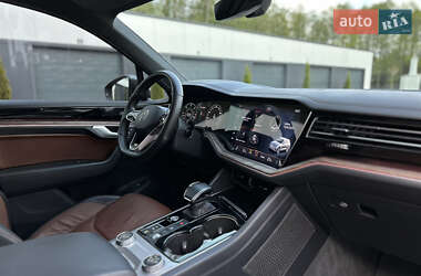 Позашляховик / Кросовер Volkswagen Touareg 2021 в 