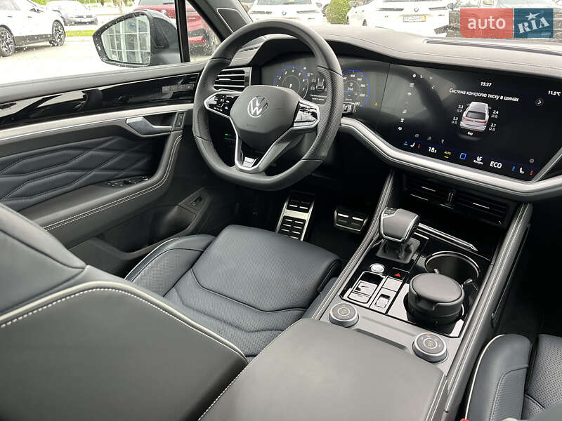 Позашляховик / Кросовер Volkswagen Touareg 2024 в Хмельницькому