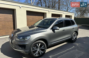 Внедорожник / Кроссовер Volkswagen Touareg 2015 в Виннице