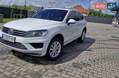 Внедорожник / Кроссовер Volkswagen Touareg 2015 в Иршаве