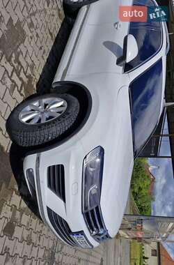 Внедорожник / Кроссовер Volkswagen Touareg 2015 в Иршаве