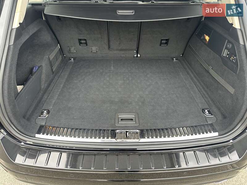 Позашляховик / Кросовер Volkswagen Touareg 2017 в Києві