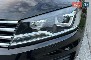 Внедорожник / Кроссовер Volkswagen Touareg 2015 в 