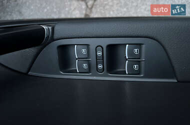 Внедорожник / Кроссовер Volkswagen Touareg 2015 в 