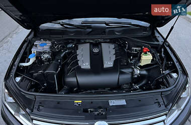Внедорожник / Кроссовер Volkswagen Touareg 2015 в 