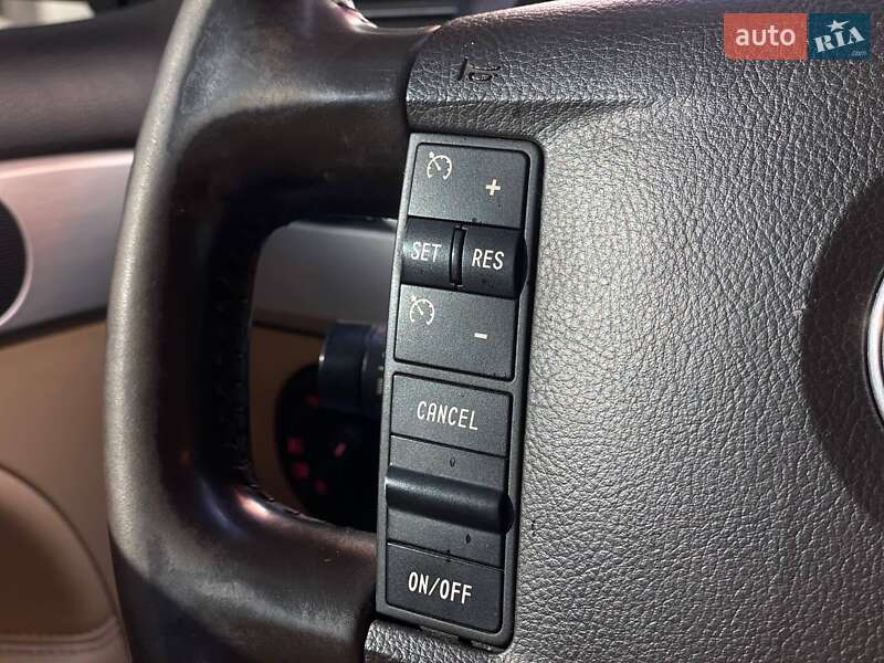 Внедорожник / Кроссовер Volkswagen Touareg 2008 в Киеве