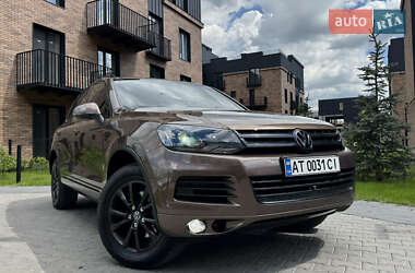 Позашляховик / Кросовер Volkswagen Touareg 2011 в Івано-Франківську