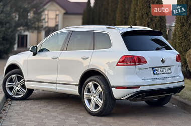 Позашляховик / Кросовер Volkswagen Touareg 2015 в 