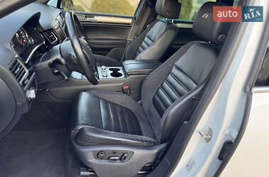 Позашляховик / Кросовер Volkswagen Touareg 2015 в 