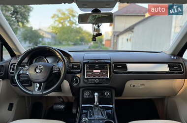 Внедорожник / Кроссовер Volkswagen Touareg 2010 в 
