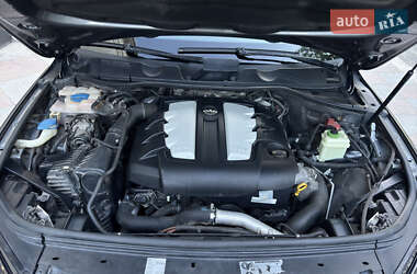 Внедорожник / Кроссовер Volkswagen Touareg 2010 в 