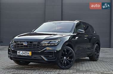 Внедорожник / Кроссовер Volkswagen Touareg 2018 в 