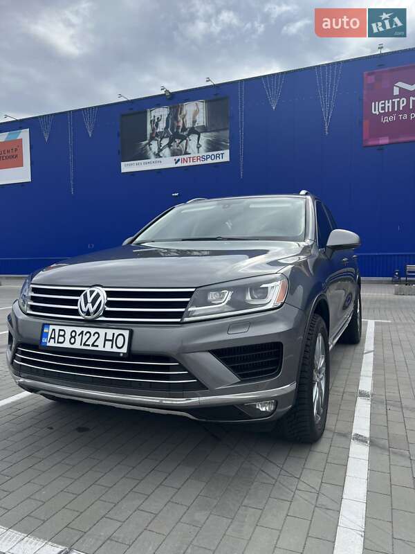 Внедорожник / Кроссовер Volkswagen Touareg 2014 в Виннице