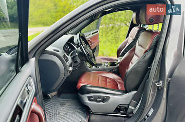 Внедорожник / Кроссовер Volkswagen Touareg 2012 в 
