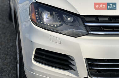 Позашляховик / Кросовер Volkswagen Touareg 2011 в 