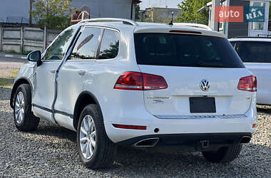 Позашляховик / Кросовер Volkswagen Touareg 2011 в 