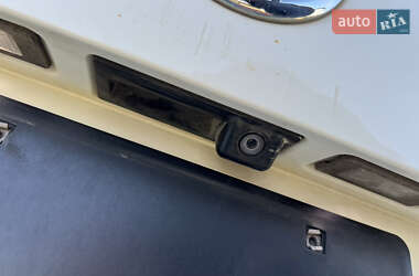Позашляховик / Кросовер Volkswagen Touareg 2011 в 