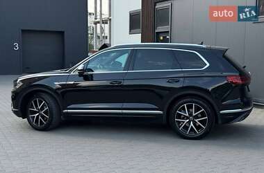 Позашляховик / Кросовер Volkswagen Touareg 2020 в 