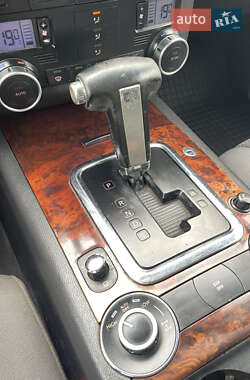Позашляховик / Кросовер Volkswagen Touareg 2006 в 