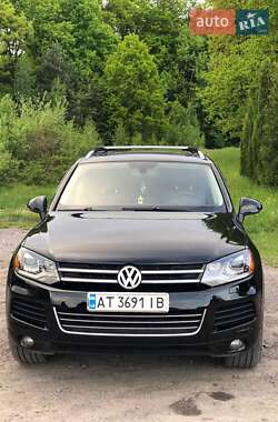 Внедорожник / Кроссовер Volkswagen Touareg 2013 в 