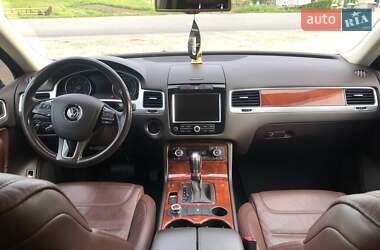Внедорожник / Кроссовер Volkswagen Touareg 2013 в 