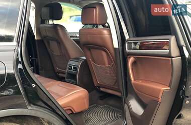 Внедорожник / Кроссовер Volkswagen Touareg 2013 в 