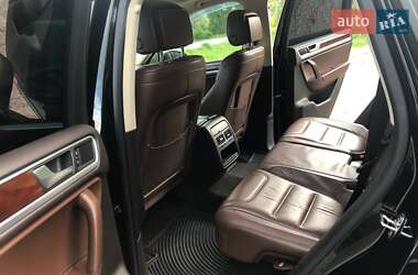 Внедорожник / Кроссовер Volkswagen Touareg 2013 в 