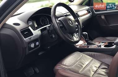 Внедорожник / Кроссовер Volkswagen Touareg 2013 в 