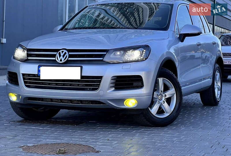 Внедорожник / Кроссовер Volkswagen Touareg 2012 в Фастове