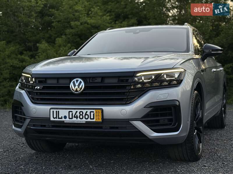 Позашляховик / Кросовер Volkswagen Touareg 2020 в Гнівані