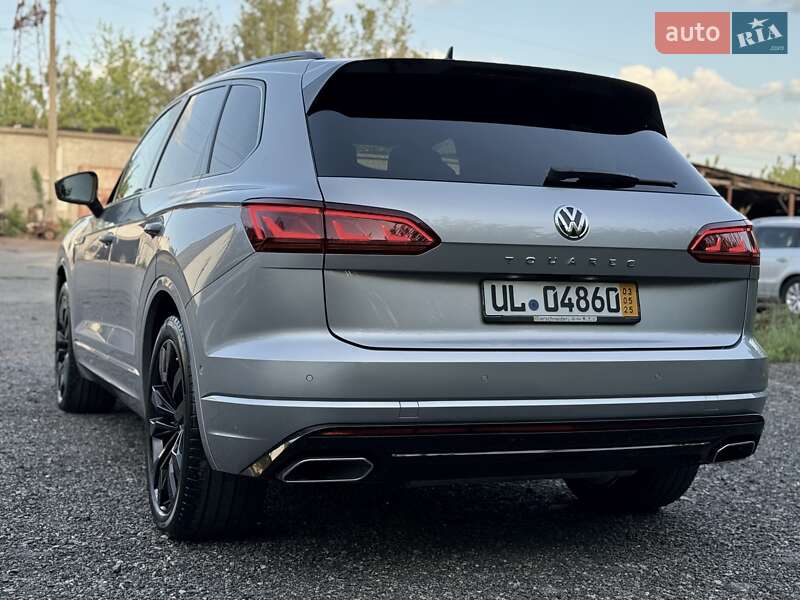 Позашляховик / Кросовер Volkswagen Touareg 2020 в Гнівані