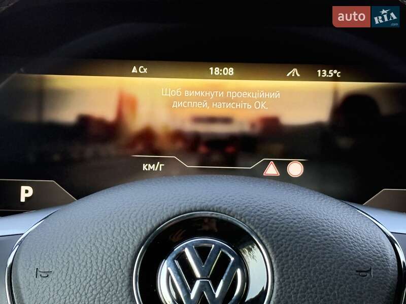 Позашляховик / Кросовер Volkswagen Touareg 2020 в Гнівані