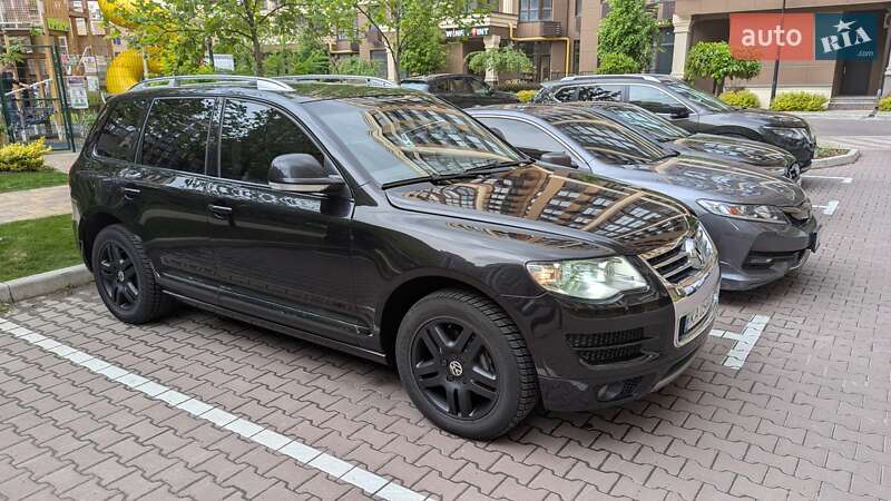 Позашляховик / Кросовер Volkswagen Touareg 2008 в 