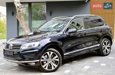 Внедорожник / Кроссовер Volkswagen Touareg 2016 в 